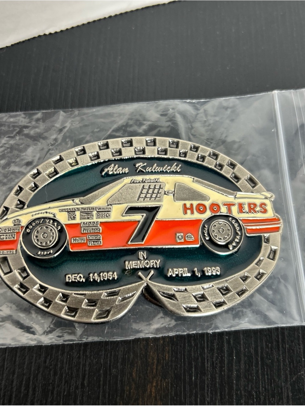 Alan Kulwicki #7 Hooters Memorial Racing Collectible belt buckle